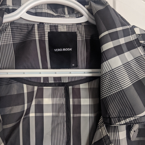 3/$30 Vero Moda Plaid Trenchcoat - Picture 3 of 8